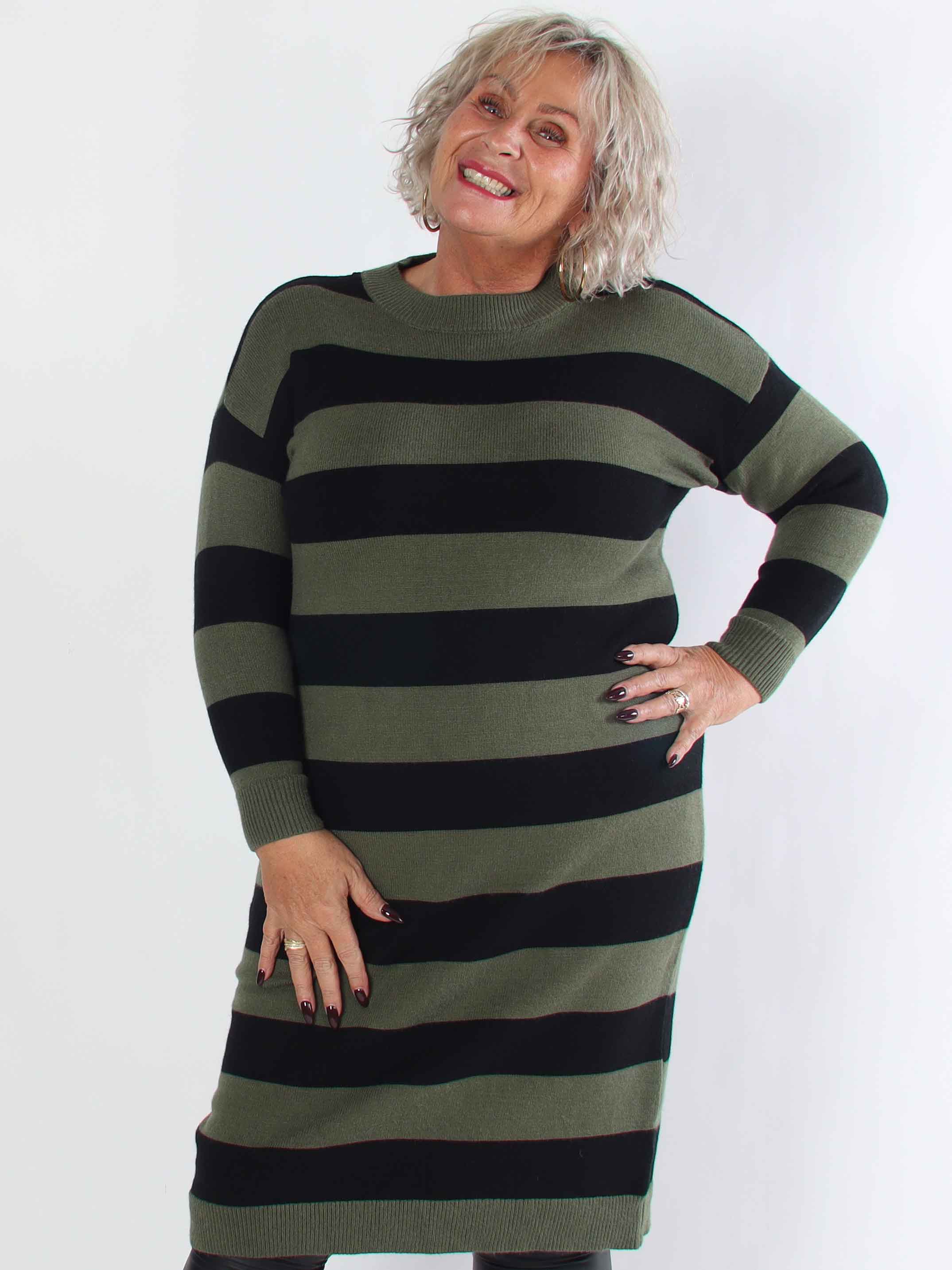 Alvilda - Lång mjuk stickad klänning med ränder